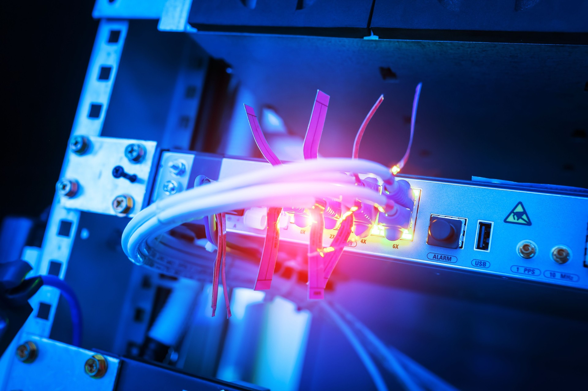 Fibra óptica com tecnologia de servidores em data center